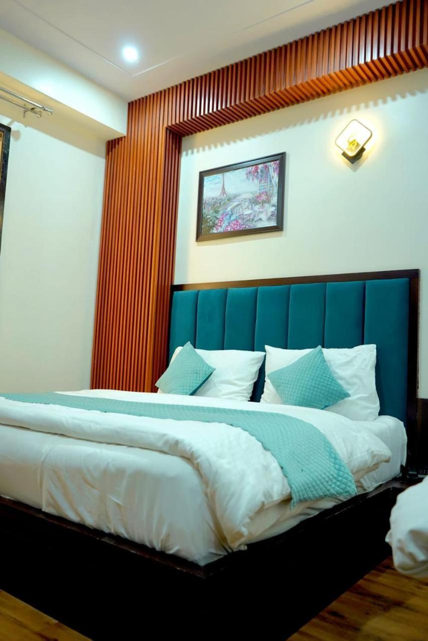 Hotel Modern Palace Khātu Buitenkant foto